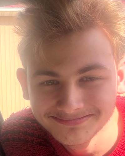 Ronin Howden пропал без вести 28 ноября 2025 года в Saint Robert, MO Ronin Howden пропал без вести 28 ноября 2025 года в Saint Robert, MO