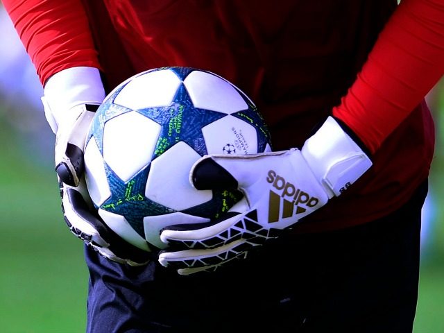 футбол-мяч-гетти CRISTINA QUICLER/AFP/Getty Images