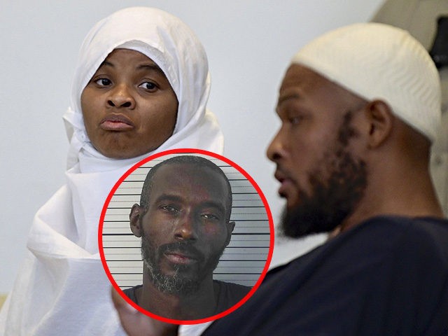 Худжрах Ваххадж,Сирадж Ваххадж Обвиняемые Худжрах Ваххадж (слева) и Сирадж Ваххадж разговаривают во время перерыва в судебных слушаниях, Мо