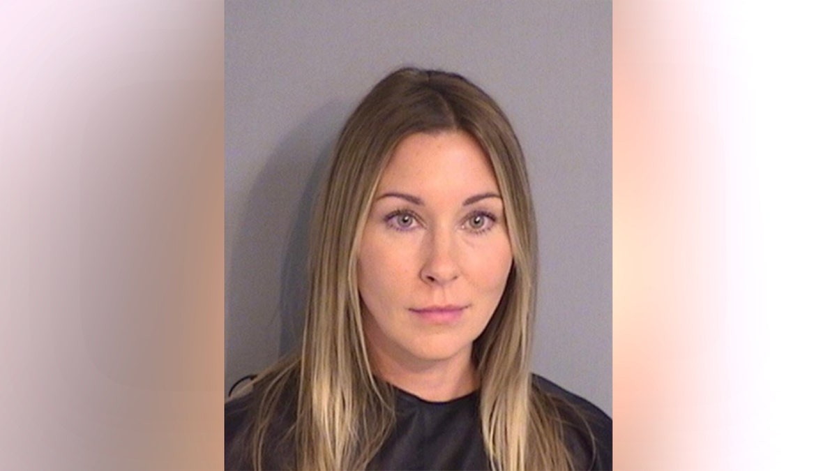 Бывший сотрудник правоохранительных органов Флориды обвиняется в том, что заставил 6-летнего ребенка погрузиться под воду в бассейне отеля: отчет