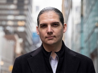 На Google подан иск в связи с "галлюцинациями" искусственного интеллекта, связывающими консервативного активиста с заявлениями о жестоком обращении с детьми