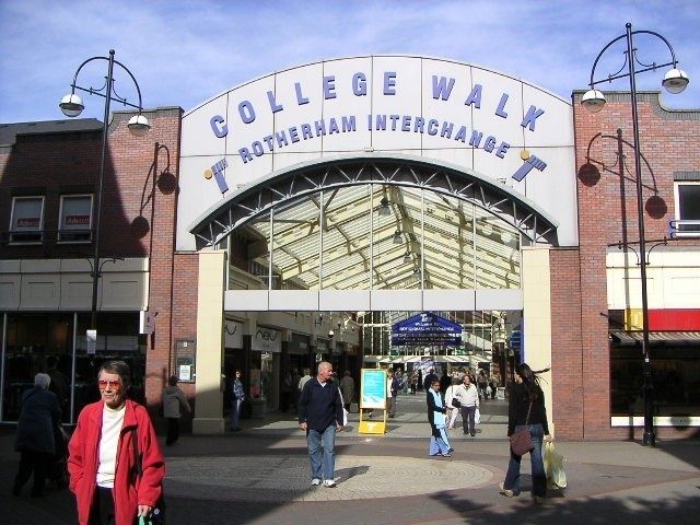 Скандал в Ротерхэме разрастается: полиция и местные советники обвиняются в жестоком обращении с детьми Ротерхэм