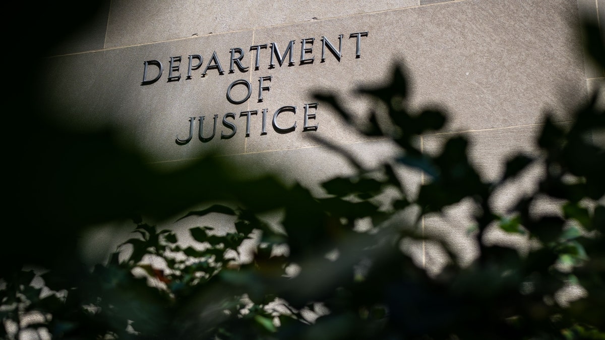 Здание Министерства юстиции (DOJ)