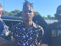 Губернатор-демократ попал под горячую руку после того, как разоблачитель разорвал тревожную схему вынесения приговоров нелегальным насильникам детей